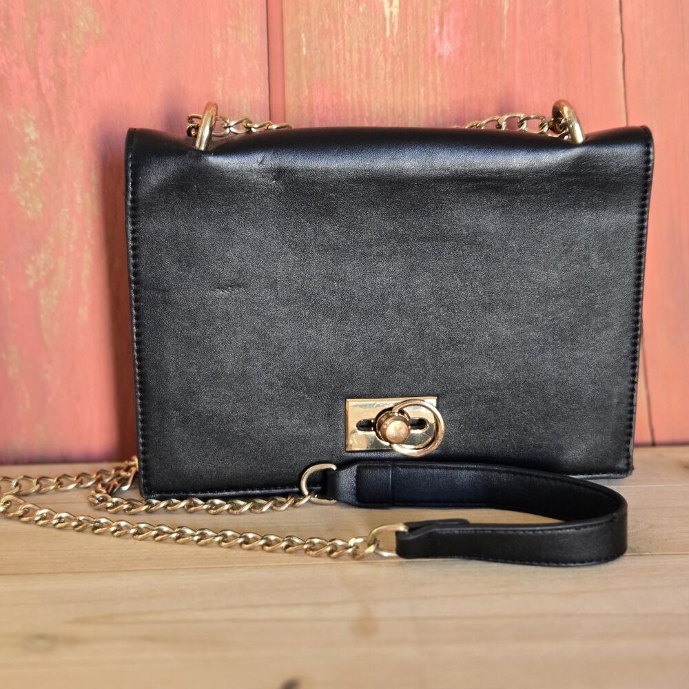 Crossi Purse Handbag Crossbody Chain Turn‎ Lock Clasp Faux Black Leather